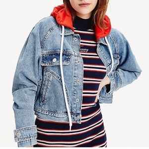 Tommy jacket with red hood